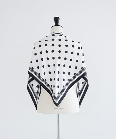 Dot-Print Triangle Silk Scarf【Off-white】
