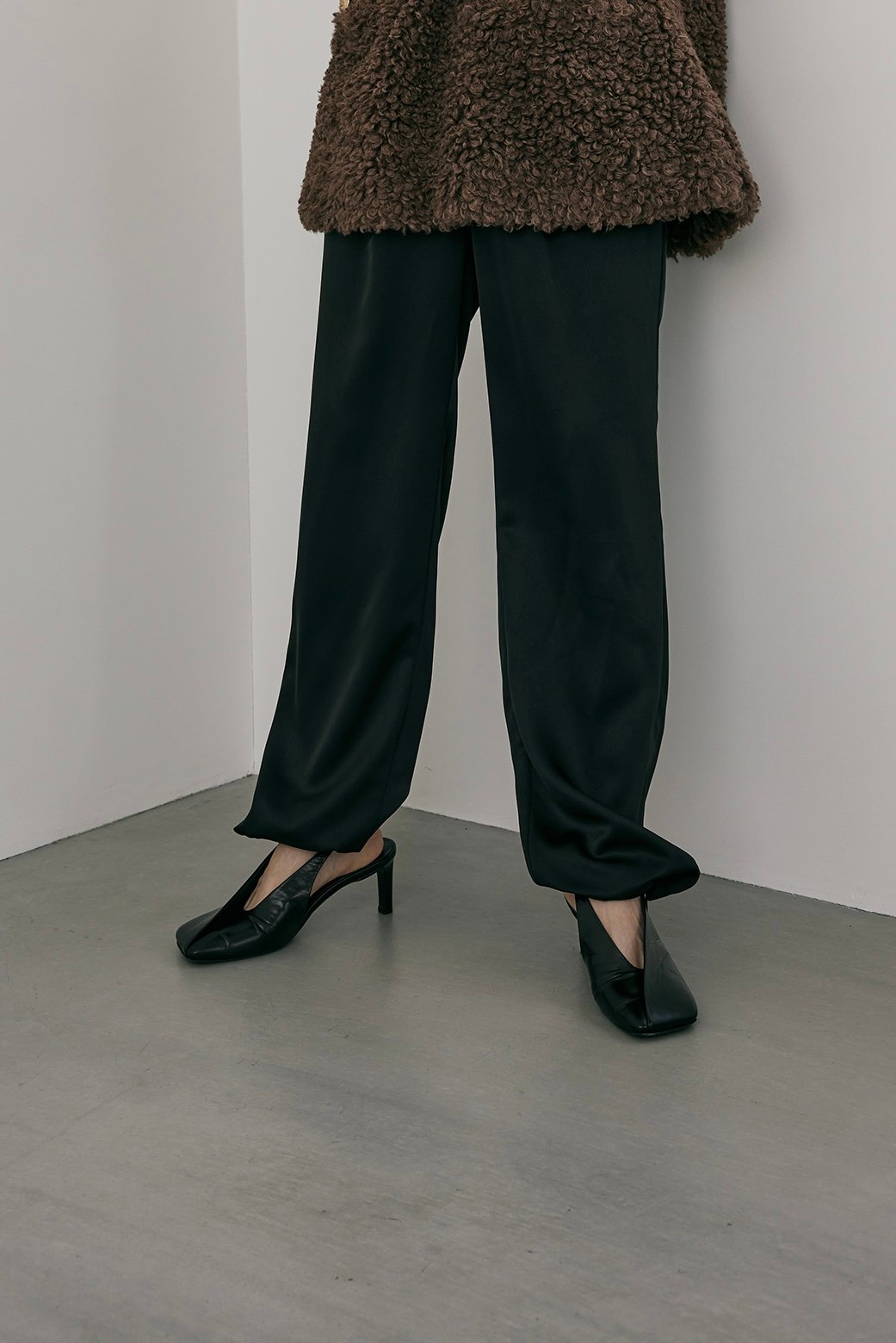 Satin Jogger Pants 【Black/ Size1】 | CLORE+