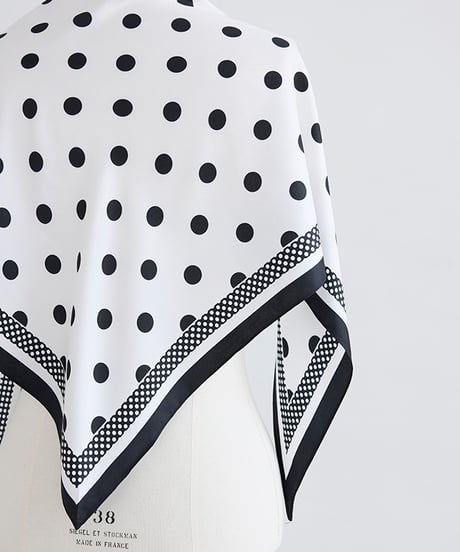 Dot-Print Triangle Silk Scarf【Off-white】