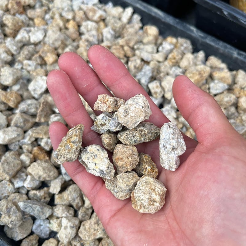 錆砂利（5ﾐﾘ〜20ﾐﾘ） 錆砂利 白桜 5-15mm 20㎏ | ＜専門＞砂販売・真砂土販売・砂利販売