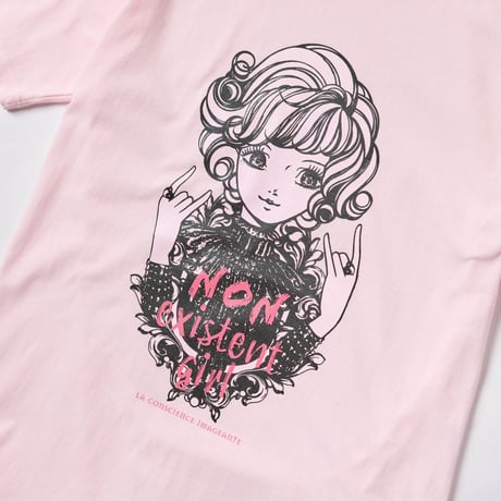 nonexistent girl Tシャツ