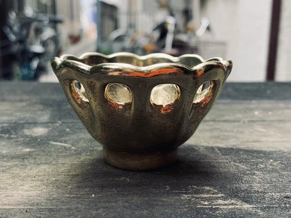 時代牛角根付￼「からす貝」繊細彫