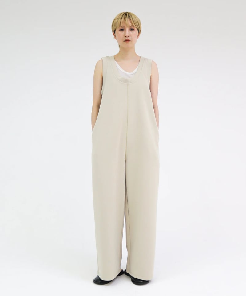 Uneck Cut Salopette | lit