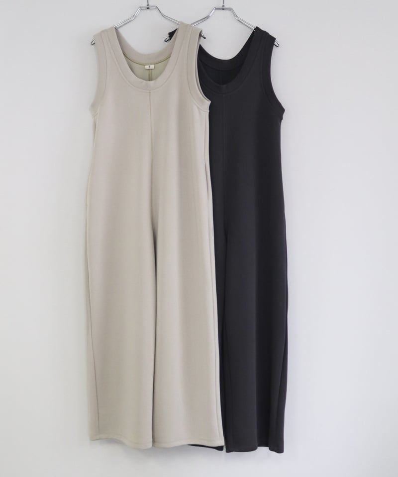Uneck Cut Salopette | lit