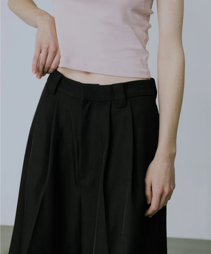 Double Tuck Half Pants | lit