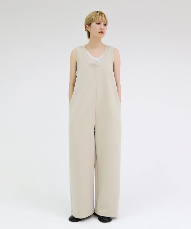 Uneck Cut Salopette | lit