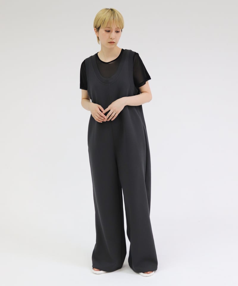 Uneck Cut Salopette | lit