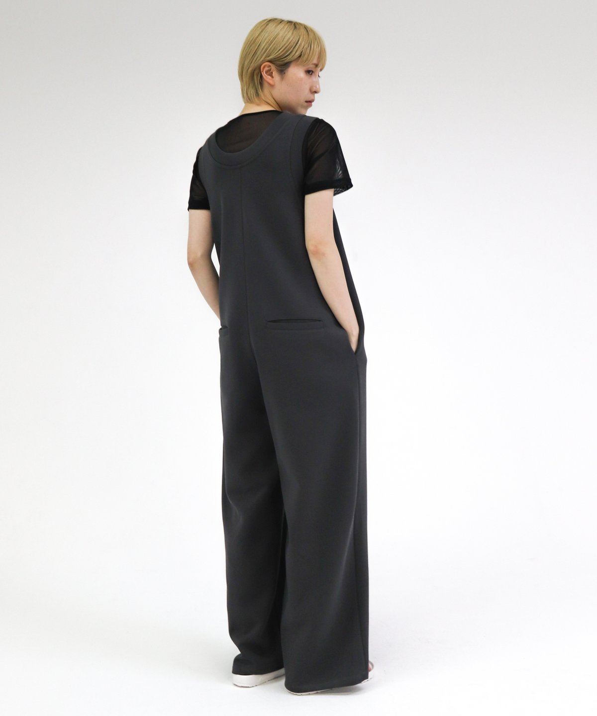Uneck Cut Salopette | lit
