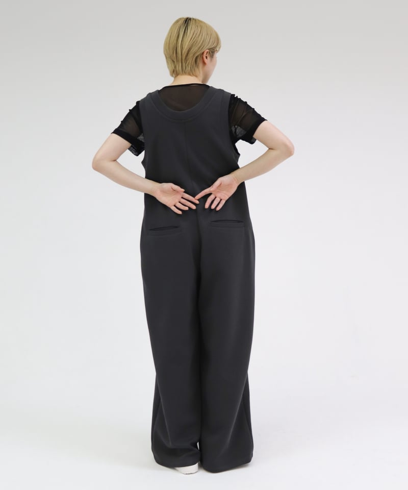 Uneck Cut Salopette | lit