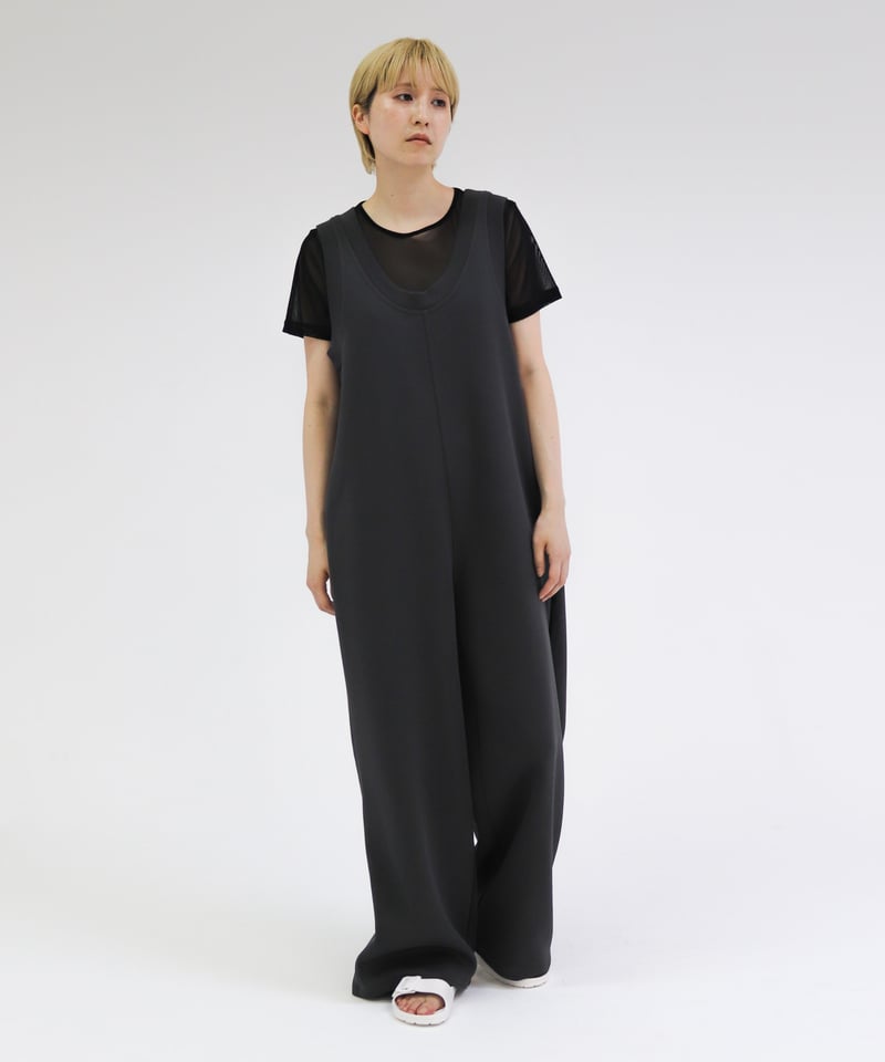 Uneck Cut Salopette | lit
