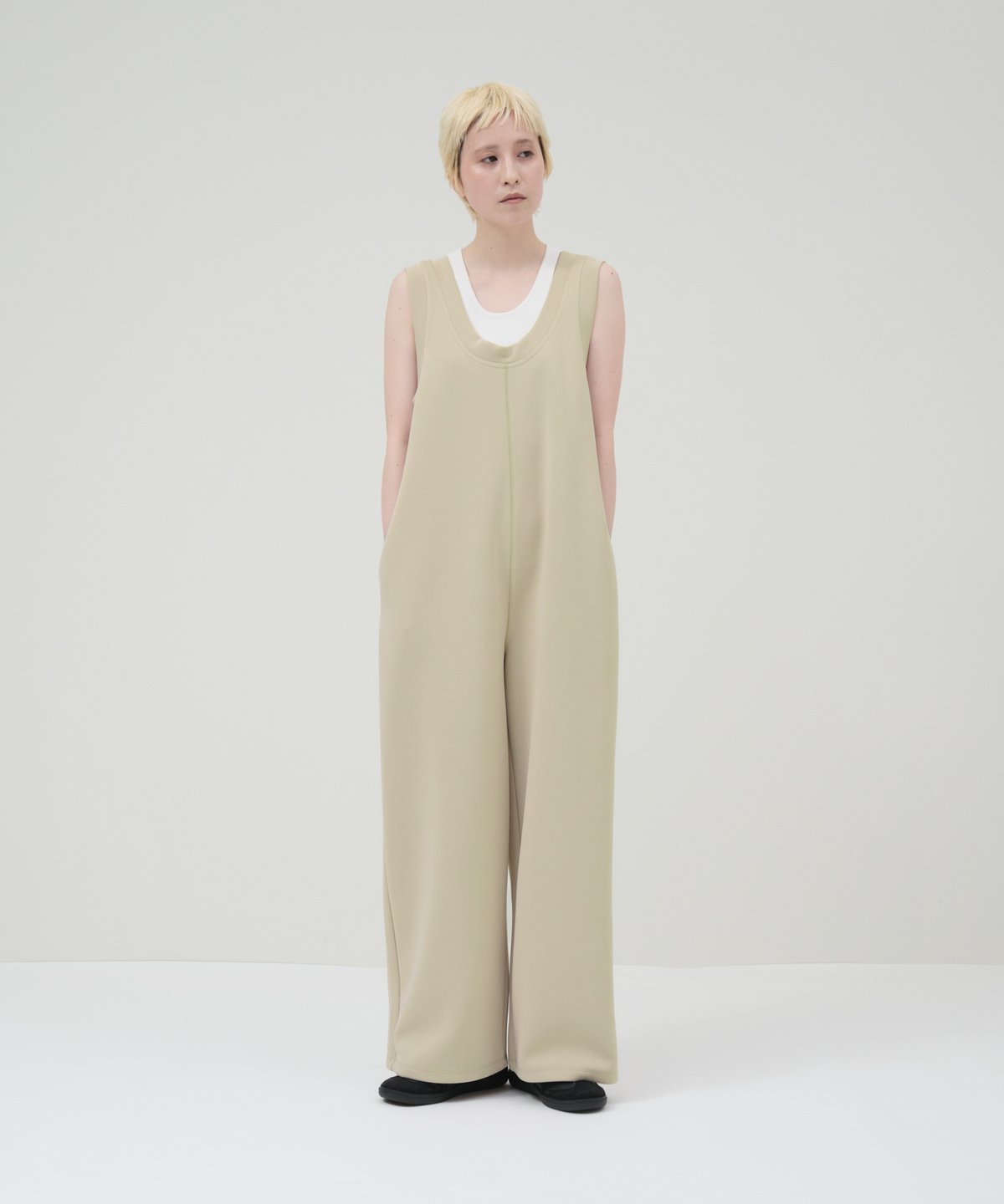 Uneck Cut Salopette | lit