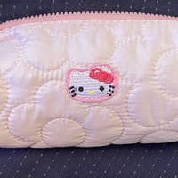 ハローキティ　ペンポーチ
