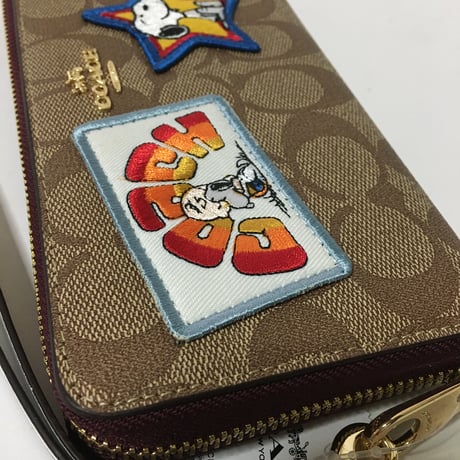 【未使用/処分！】COACH×スヌーピー長財布★ラウンドファスナー★コーチ　ワッペン　C4598