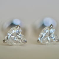 Pure  ハートシェイプピアス   0.5ct ( 片耳 )
