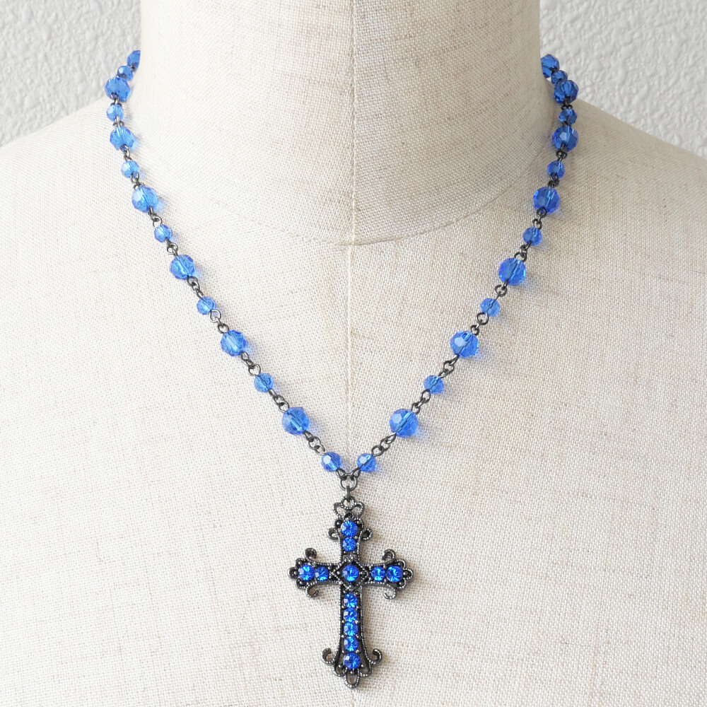 幸運のロザリオ】深い青の美しいラピスラズリの十字架、クロス