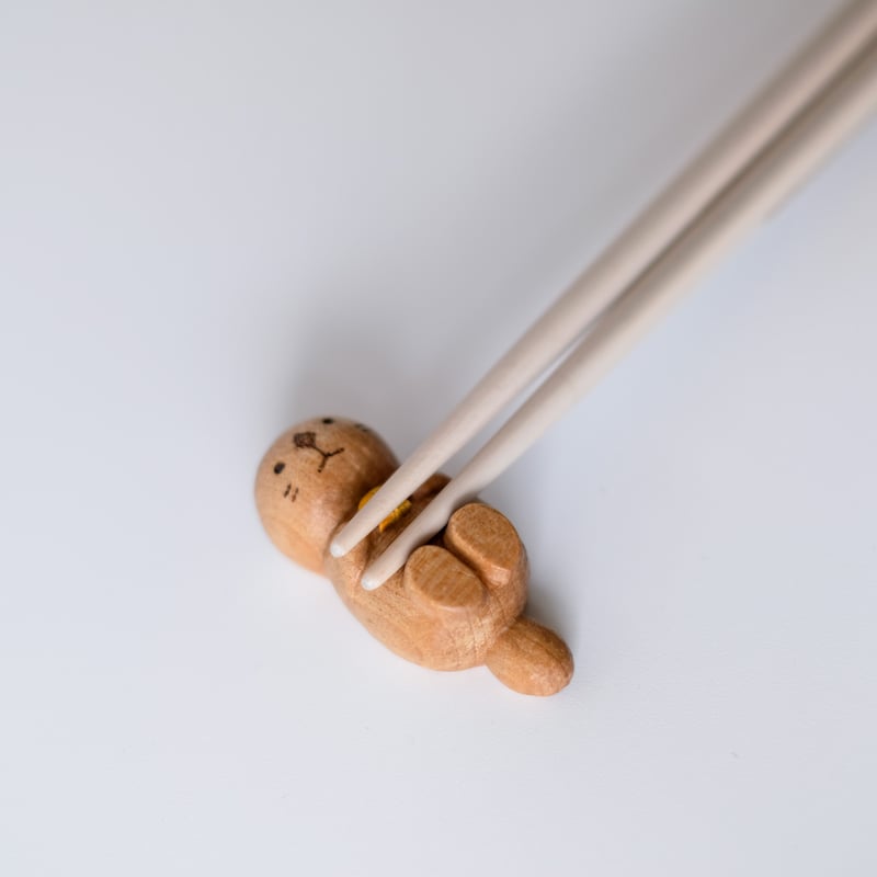 箸置き(ラッコ) / 木工ぼの | クラシメク