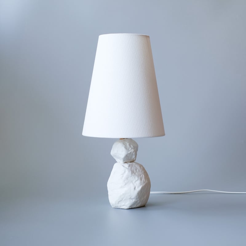 テーブルランプ 2個セット 土のテーブルランプ (2段・三角シェード) / 3RD CERAMICS | クラシメク