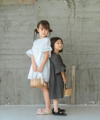 【キッズ】袖フリルワンピース