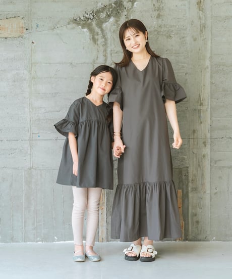 【キッズ】袖フリルワンピース