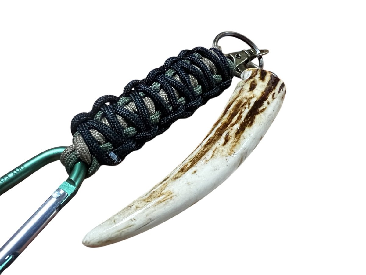 鹿の角と熊の牙キーホルダー 獣 - kemono - キーホルダー（熊の牙） - けもの舎