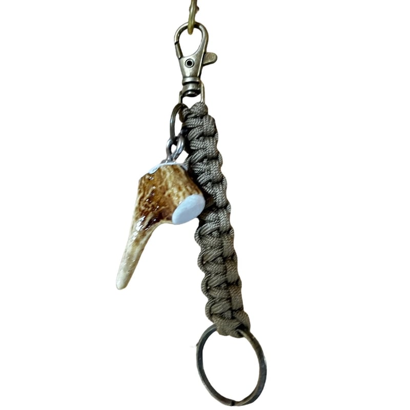 鹿の角と熊の牙キーホルダー SHIROKUMA🐻‍❄️ 男鹿水族館GAOさんだけでしか売ってない限定