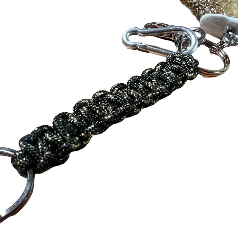 鹿の角と熊の牙キーホルダー 鹿角キーホルダー 中サイズ キーホルダー KNOT 通販 17490996