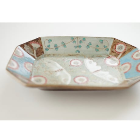 Octogonal plate / butterfly