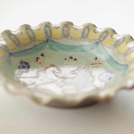 Frill bowl / Two horses