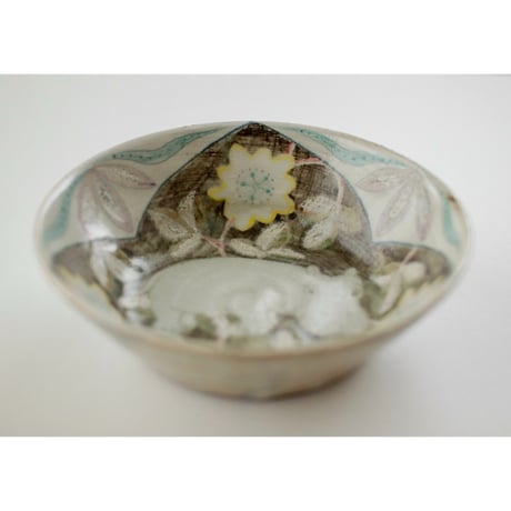 Bowl / Beside the passionflower / トケイソウのそばで