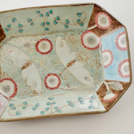 Octogonal plate / butterfly