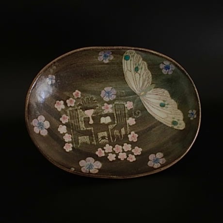 Ovalplate / To the little room / 小さな部屋へ