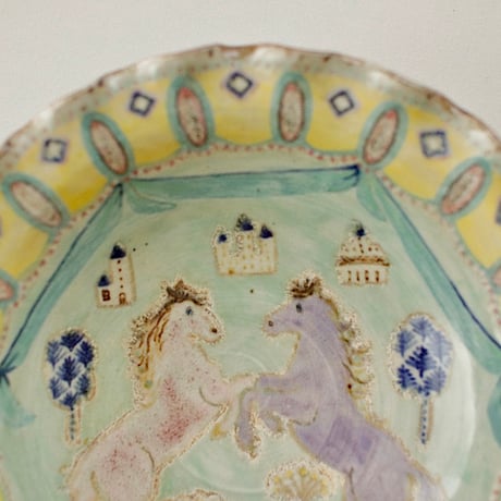 Frill bowl / Two horses