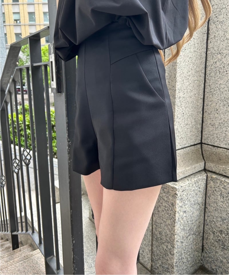 黒 ショートパンツ ウエストゴム タック入り タックハイウエストショートパンツ black | femins