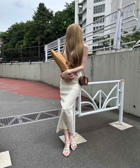 スリムフィットノースリーブマキシ丈ワンピース  white