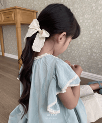 vanilla ribbon clip