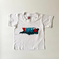 (90)90'NIKE T