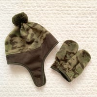 (toddler)OLD NAVY WINTER HAT & GLOVES CAMO