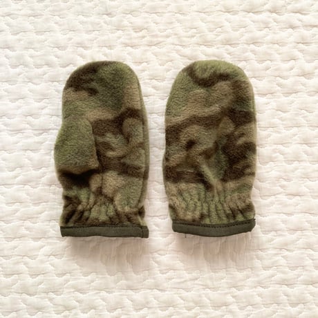 (toddler)OLD NAVY WINTER HAT & GLOVES CAMO