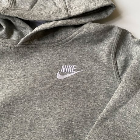 (140)NIKE GRAY HOODIE