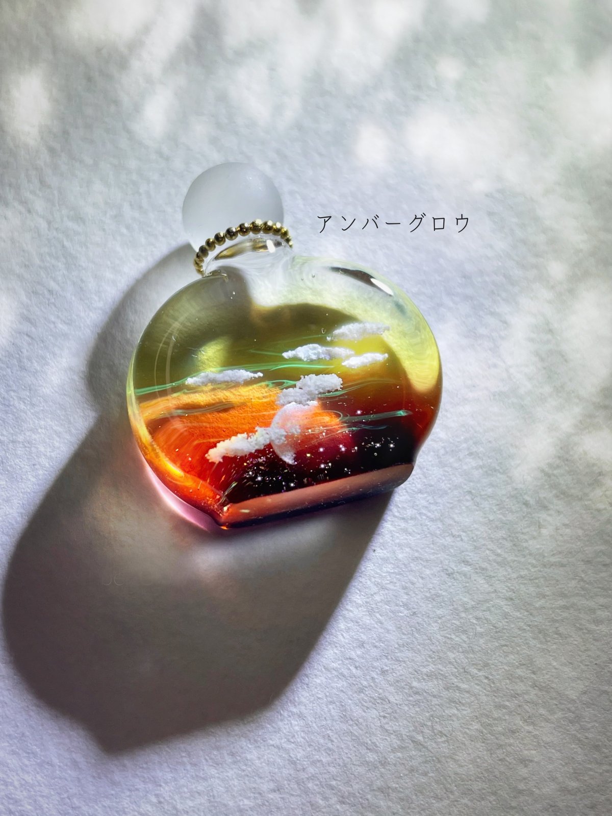 受注制作】made-to-order 幻想レジン-空を詰め込んだミニ香水瓶