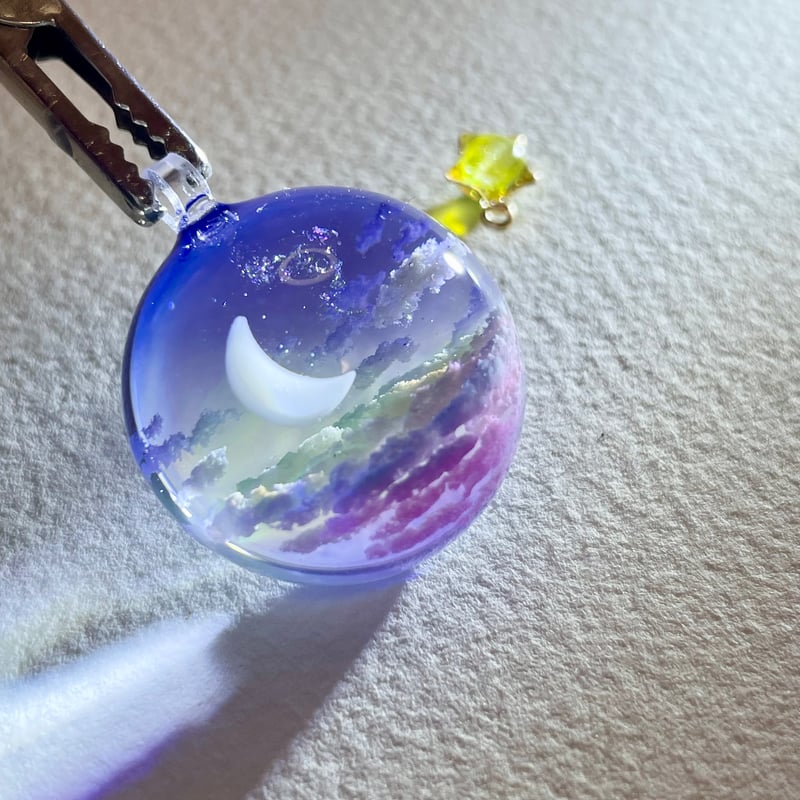 受注制作】made-to-order空レジン-雲上の月(M size)※半球 | Annie