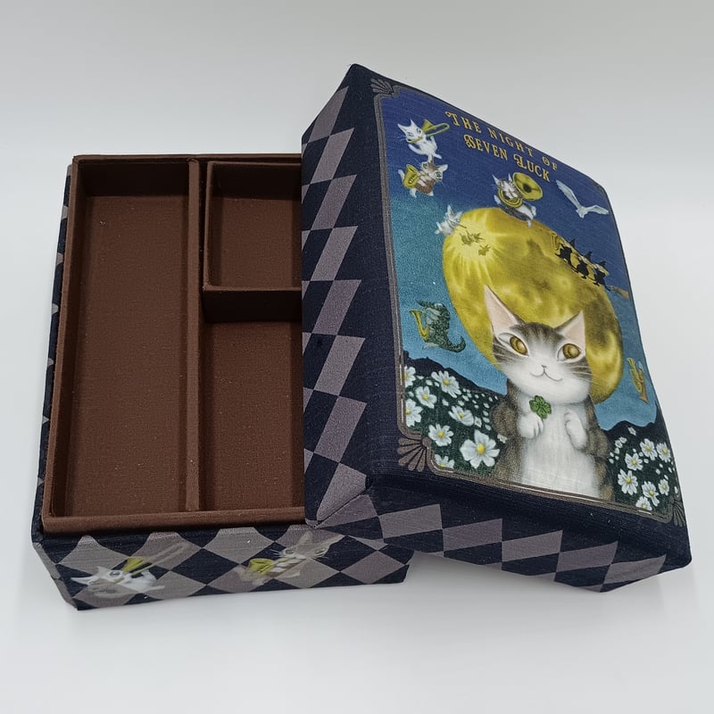 ダヤン 掛け子付 文具箱 7つのつきの夜 | 秀和美術本店 わちふぃーるど