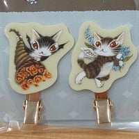 ダヤン　　ブック型チャーム BABY ダヤン ブック型 チャーム 時計 旅に出る用意 | 秀和美術本店 わちふぃ