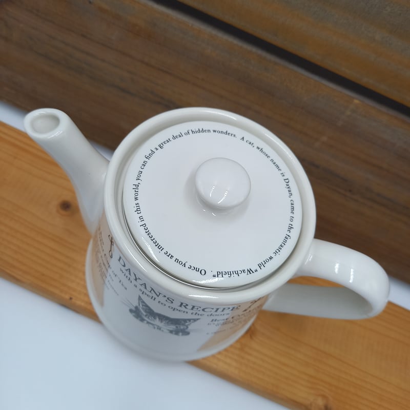 わちふぃーるど、ダヤン、どんぐりひとり土鍋2つ、わだやん箸茶、橙各1つ、マット付 わちふぃーるど ダヤン どんぐりひとり土鍋 わだやん wachifield