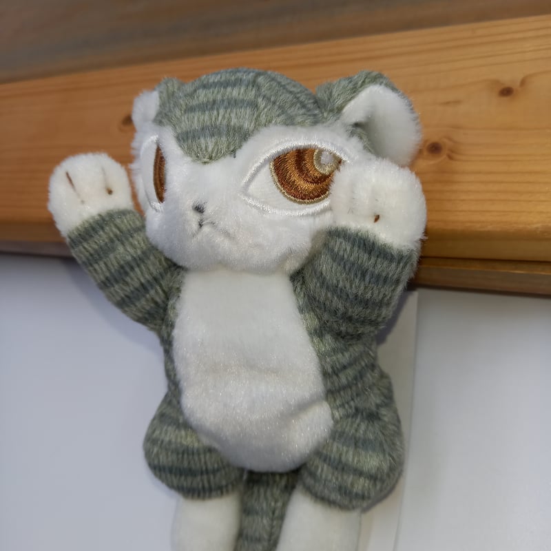 ダヤン クタクタ ぬいぐるみ キーホルダー 灰 | 秀和美術本店 わちふぃ