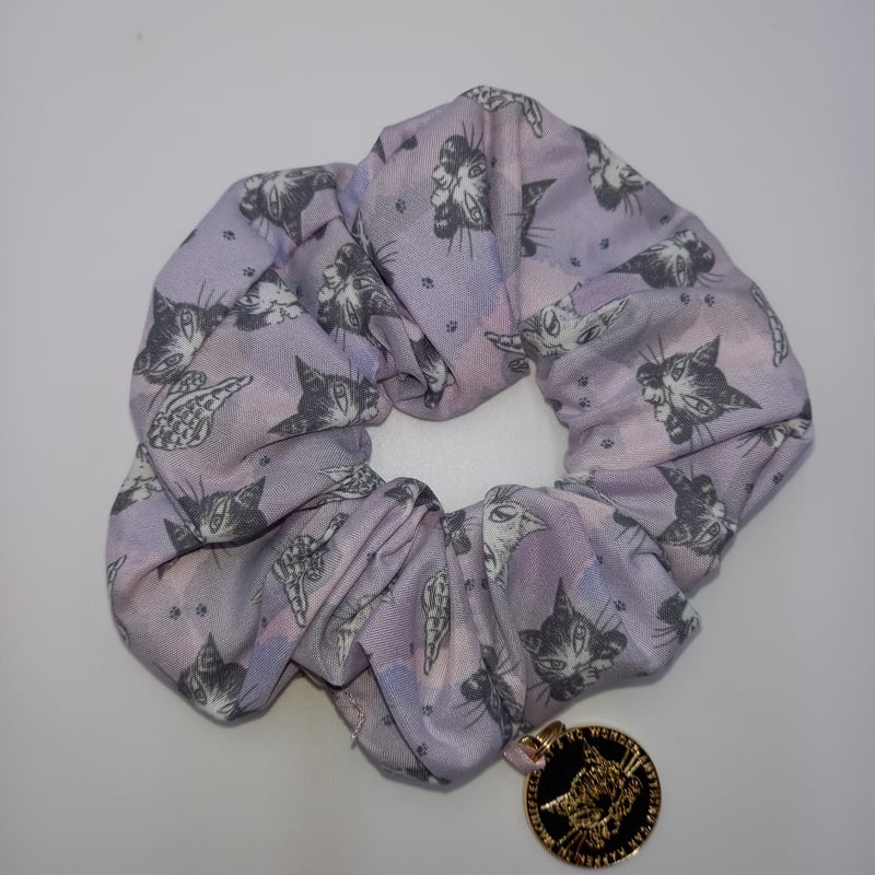 ダヤン コインチャーム付き シュシュ うでぐみ | 秀和美術本店 わちふ