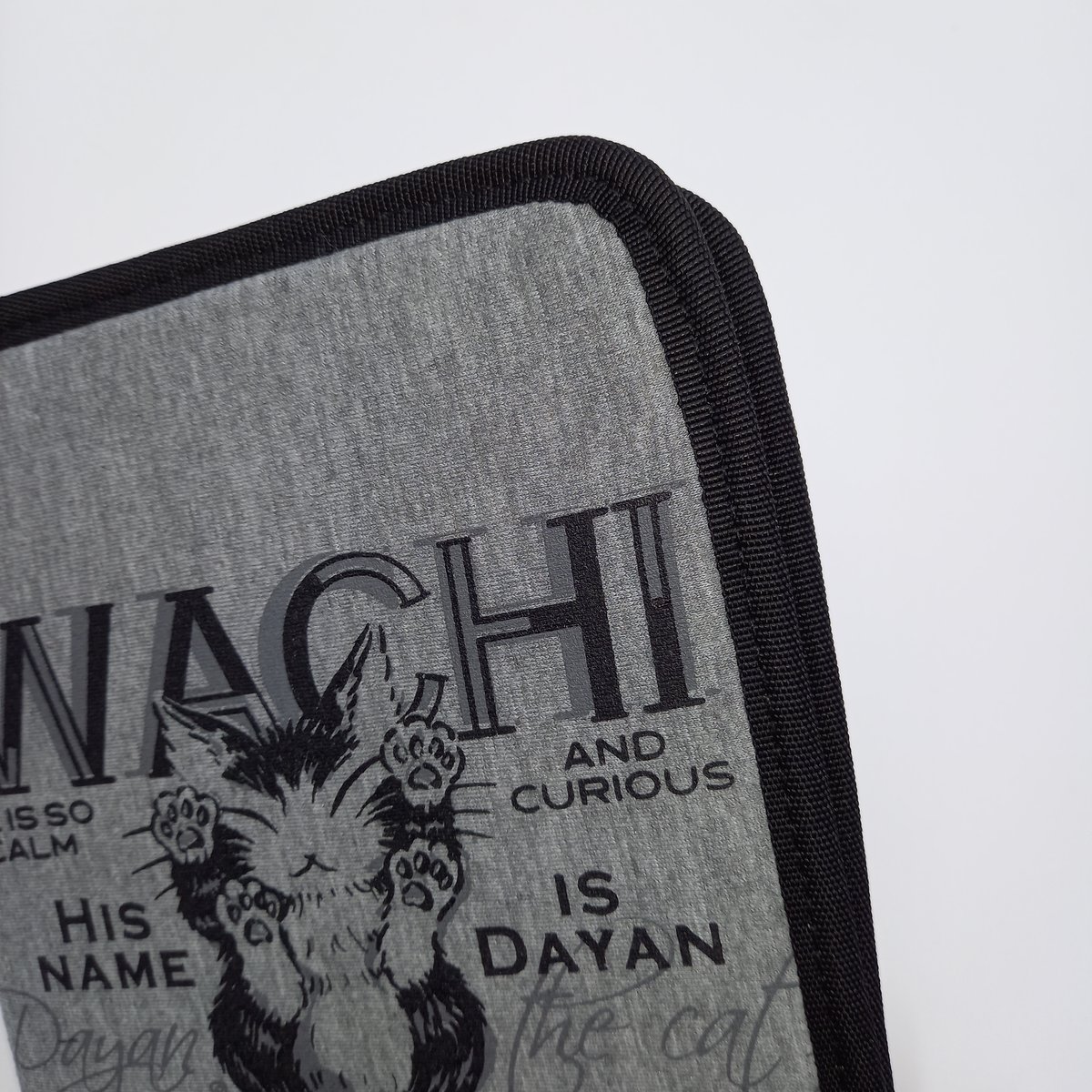 ダヤン マルチケース にゃんキュー | 秀和美術本店 わちふぃーる