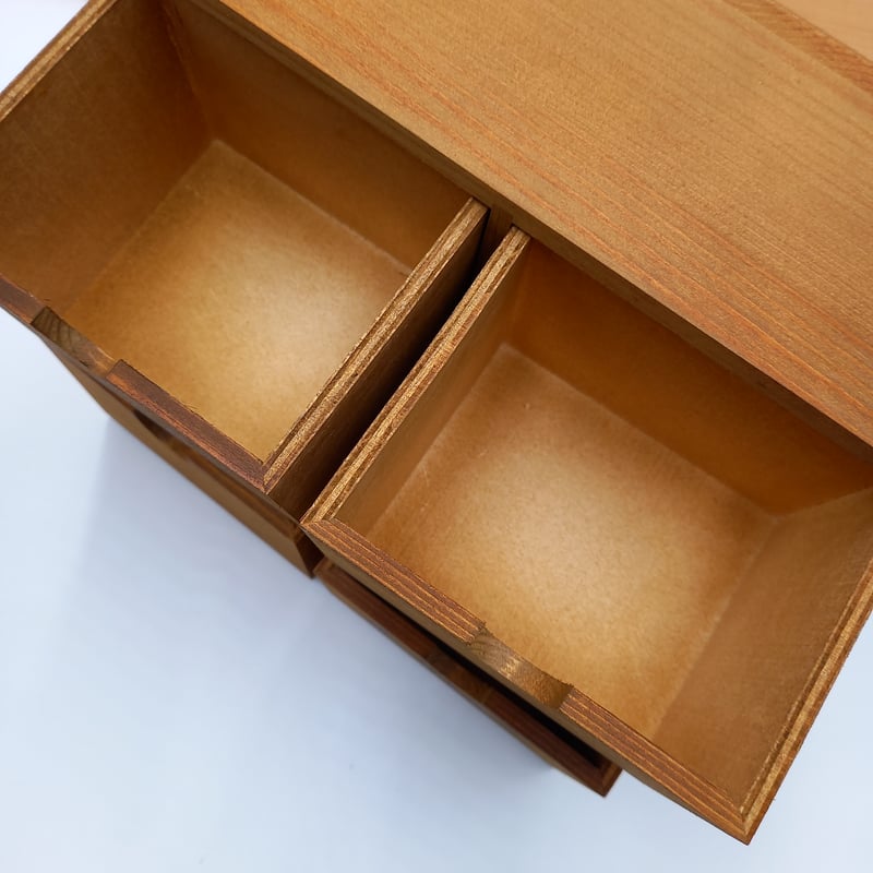 新品　木製　ミニ引き出し シギショアラ　小物入れ　棚　わちふぃーるど　ダヤン　猫 木製ミニ引き出し シギショアラ | わちふぃーるどオンラインショップ