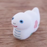 豆巳　白