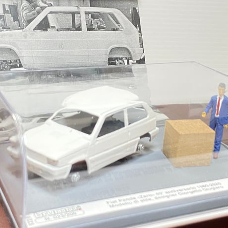 1/43 BRUMMﾌﾞﾙﾑ Fiat Panda ﾌｨｱｯﾄ ﾊﾟﾝﾀﾞ ｢Zero｣ 限定200台 1978 ﾃﾞｻﾞｲﾅｰ G.Giugiaro ｼﾞｮﾙｼﾞｪｯﾄ・ｼﾞｳｼﾞｱｰﾛ S2201